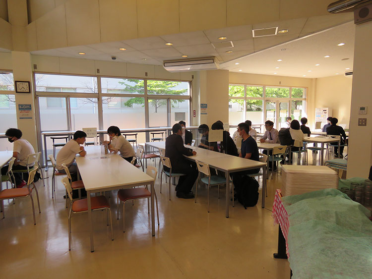 在校生との懇談会。