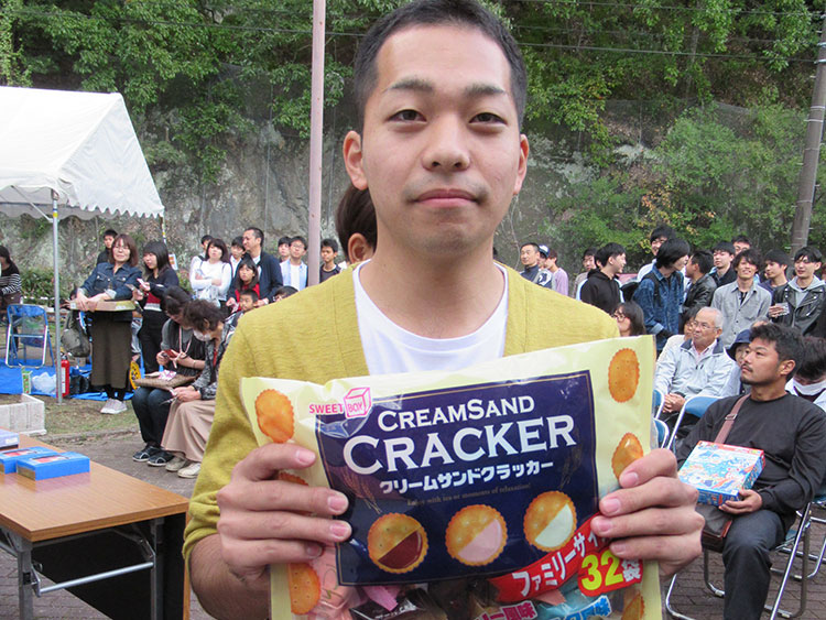 お菓子でした。